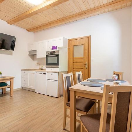 Apartamenty Stodola Jezierzany Bagian luar foto